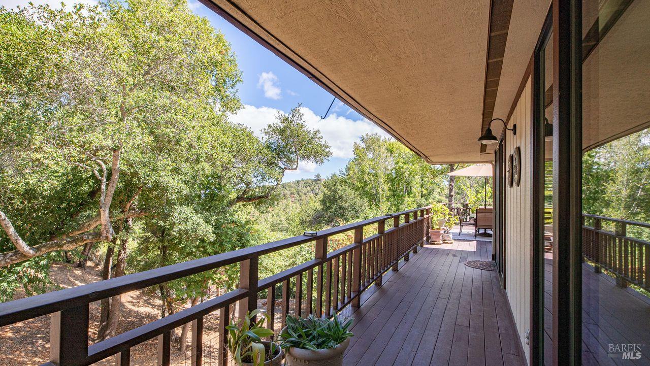 Detail Gallery Image 20 of 42 For 170 Wild Horse Valley Dr, Novato,  CA 94947 - 5 Beds | 2/1 Baths