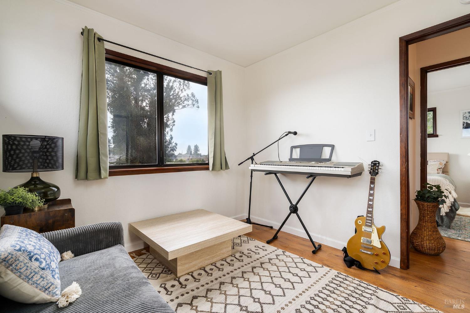 Detail Gallery Image 31 of 52 For 3009 Humboldt Ave, Oakland,  CA 94602 - 5 Beds | 2 Baths