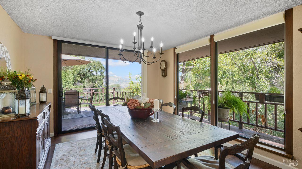 Detail Gallery Image 9 of 42 For 170 Wild Horse Valley Dr, Novato,  CA 94947 - 5 Beds | 2/1 Baths