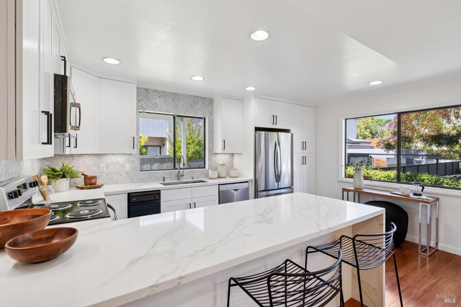 Detail Gallery Image 15 of 40 For 54 Sandpiper Cir, Corte Madera,  CA 94925 - 3 Beds | 2/1 Baths