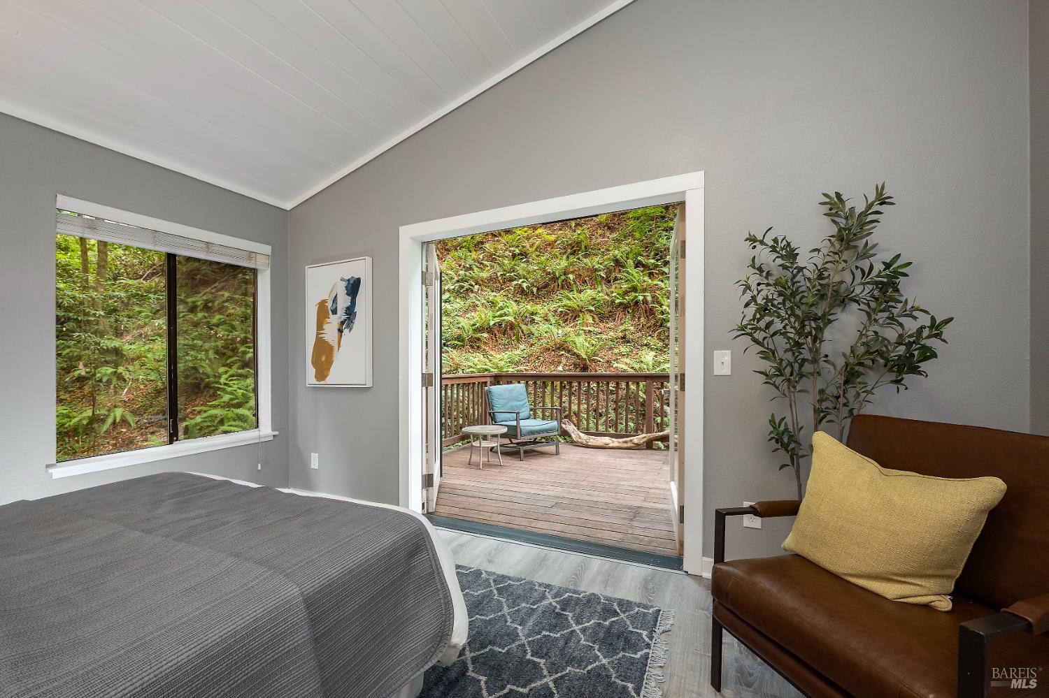 Detail Gallery Image 12 of 25 For 1025 Cazadero Hwy, Cazadero,  CA 95421 - 2 Beds | 2 Baths