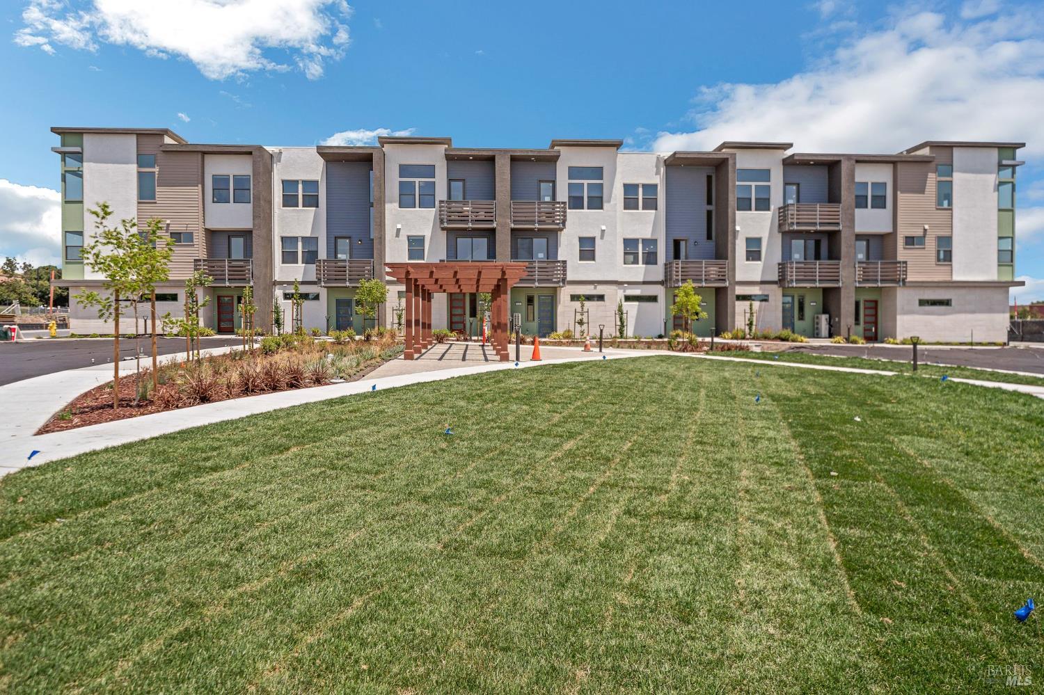 Detail Gallery Image 7 of 23 For 299 Hermes Cmn, Livermore,  CA 94551 - 1 Beds | 1/1 Baths