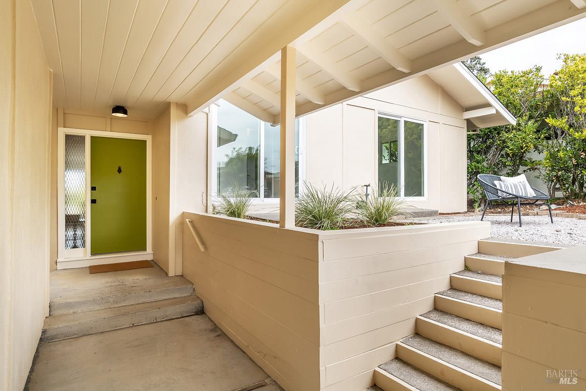 Detail Gallery Image 30 of 50 For 121 San Marino Dr, San Rafael,  CA 94901 - 3 Beds | 2 Baths
