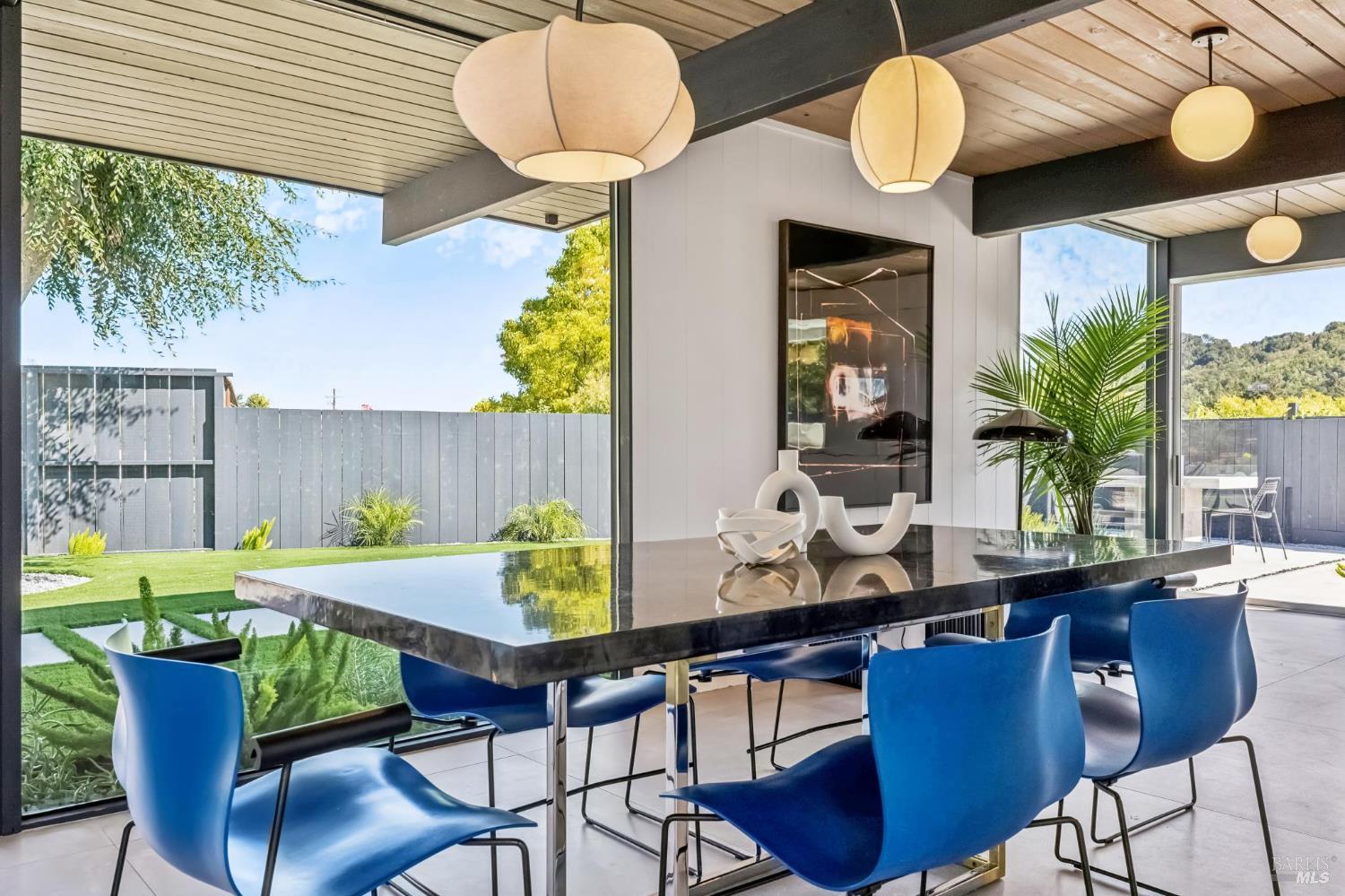 Detail Gallery Image 18 of 53 For 20 Mount Diablo Cir, San Rafael,  CA 94903 - 5 Beds | 2 Baths