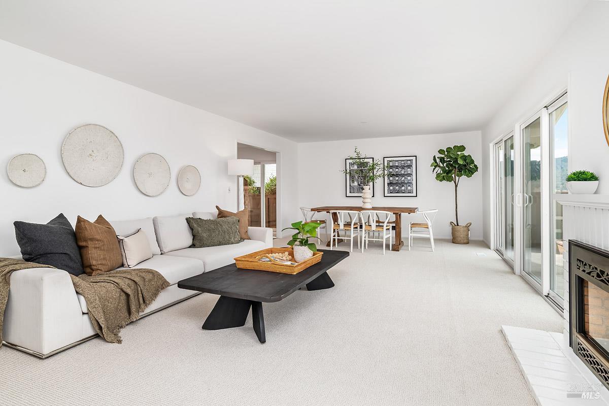 Detail Gallery Image 5 of 50 For 121 San Marino Dr, San Rafael,  CA 94901 - 3 Beds | 2 Baths