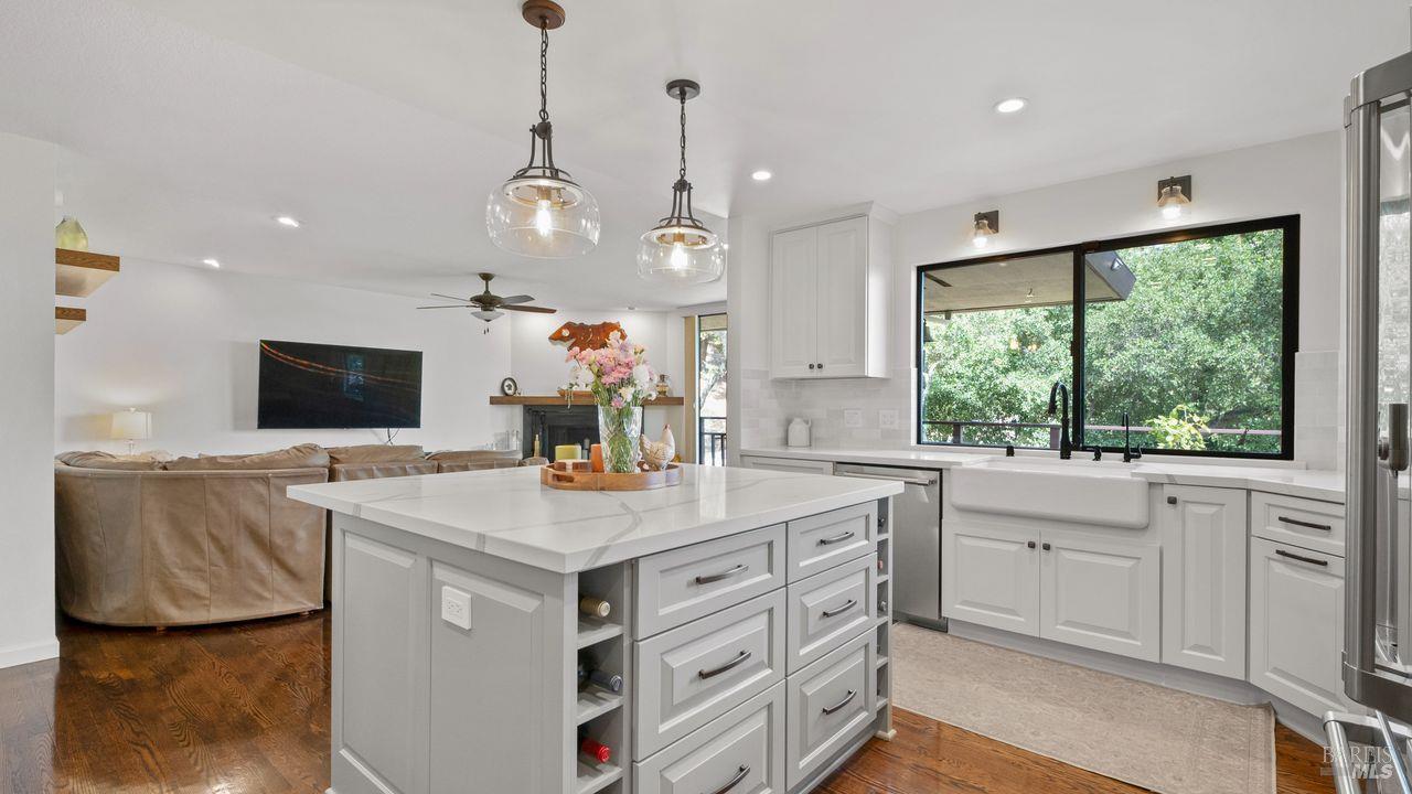 Detail Gallery Image 16 of 42 For 170 Wild Horse Valley Dr, Novato,  CA 94947 - 5 Beds | 2/1 Baths