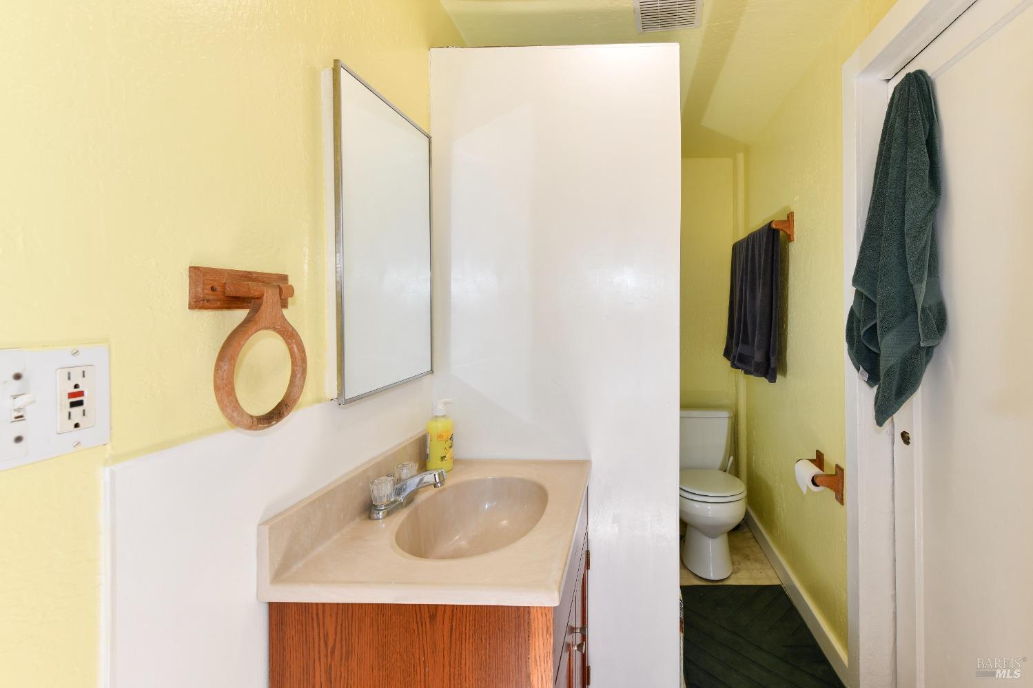 Detail Gallery Image 21 of 30 For 1215 Rutledge Ave, Santa Rosa,  CA 95404 - 4 Beds | 2 Baths