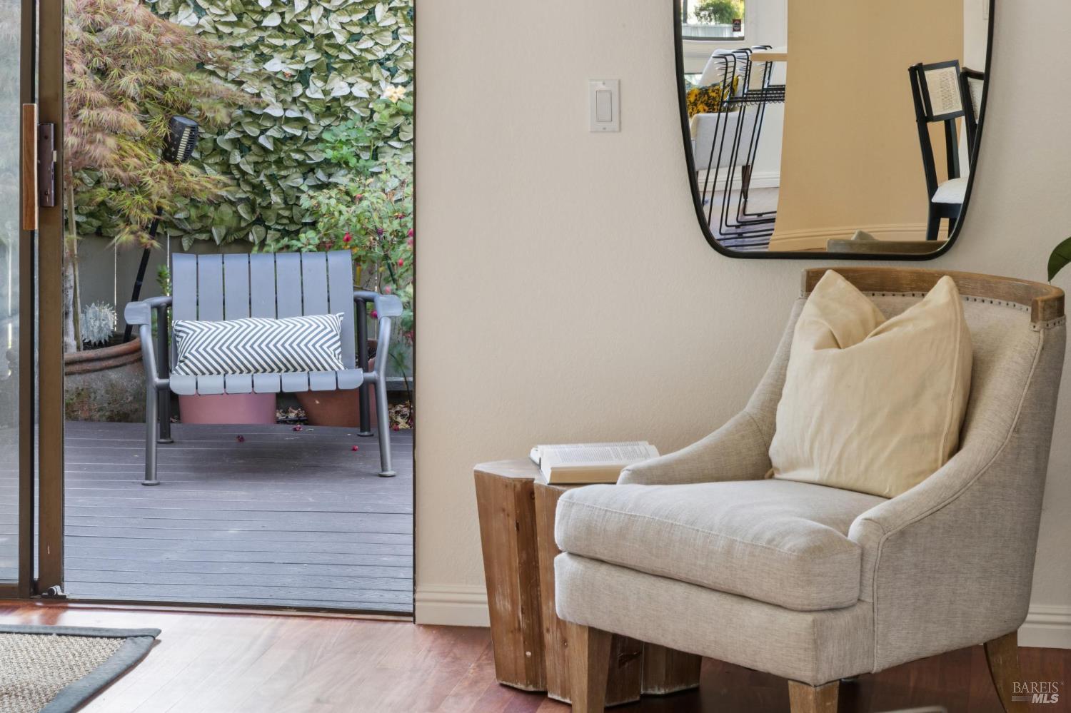 Detail Gallery Image 3 of 40 For 54 Sandpiper Cir, Corte Madera,  CA 94925 - 3 Beds | 2/1 Baths
