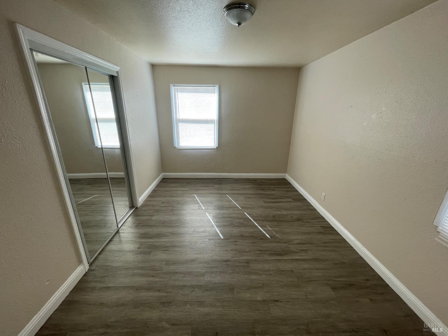 Detail Gallery Image 5 of 10 For 957 Oakwood Ave, Vallejo,  CA 94591 - 3 Beds | 1 Baths