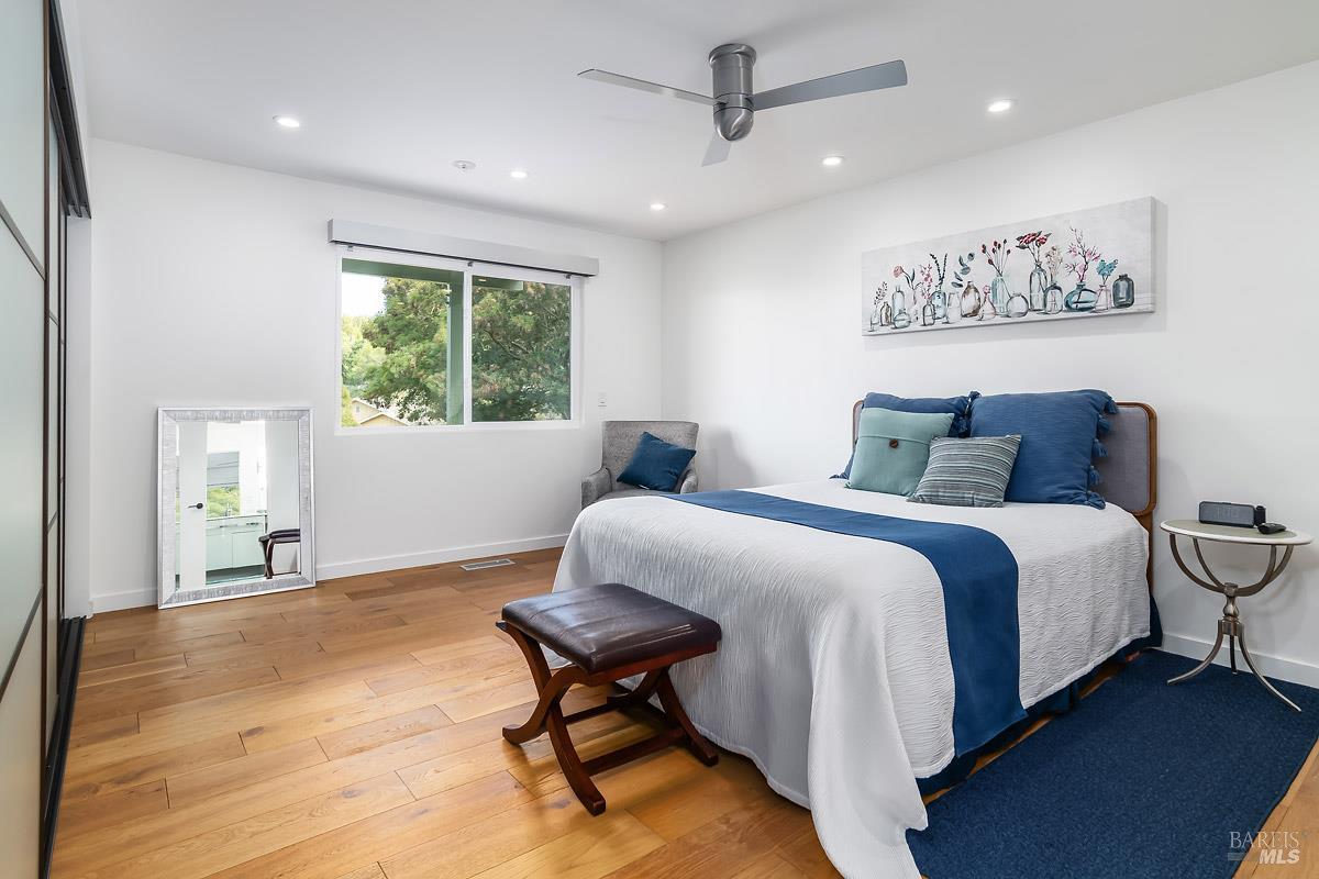 Detail Gallery Image 18 of 43 For 30 Toyon Ct, Corte Madera,  CA 94925 - 2 Beds | 2 Baths