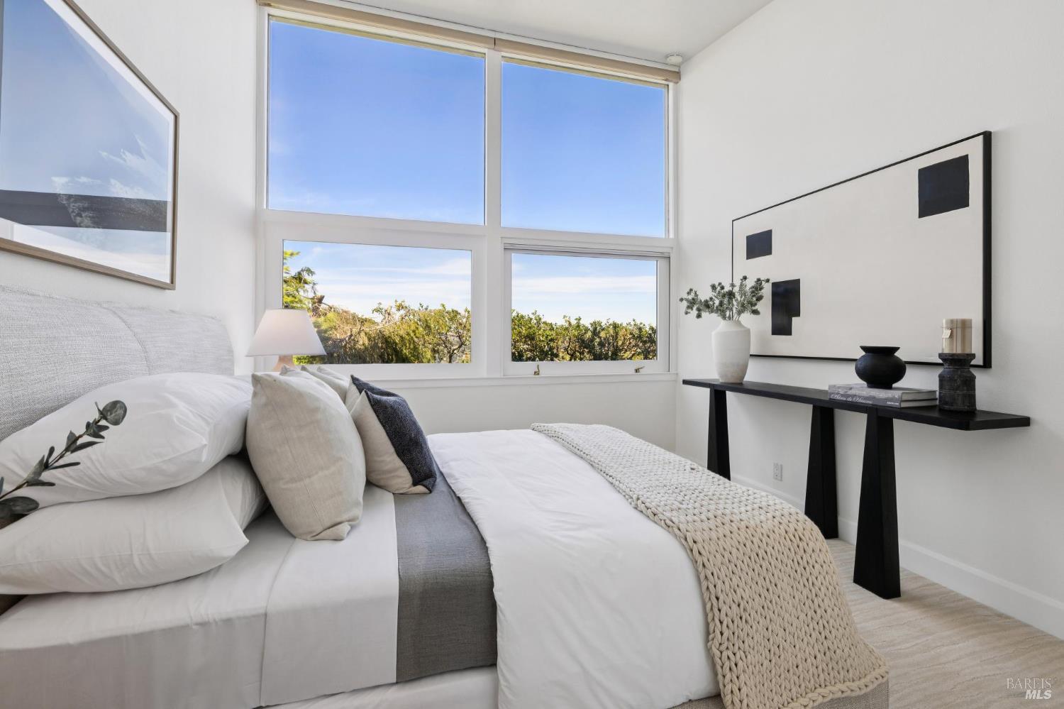 Detail Gallery Image 33 of 66 For 15 Prospect Ave, Sausalito,  CA 94965 - 3 Beds | 3/2 Baths