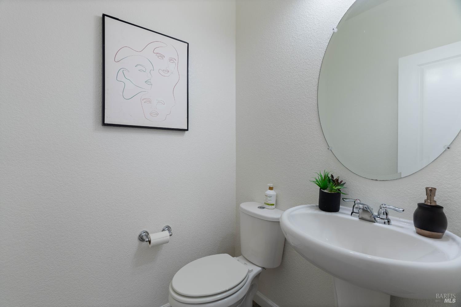 Detail Gallery Image 9 of 57 For 2326 Ray Venning Ct, Fairfield,  CA 94533 - 4 Beds | 3/1 Baths