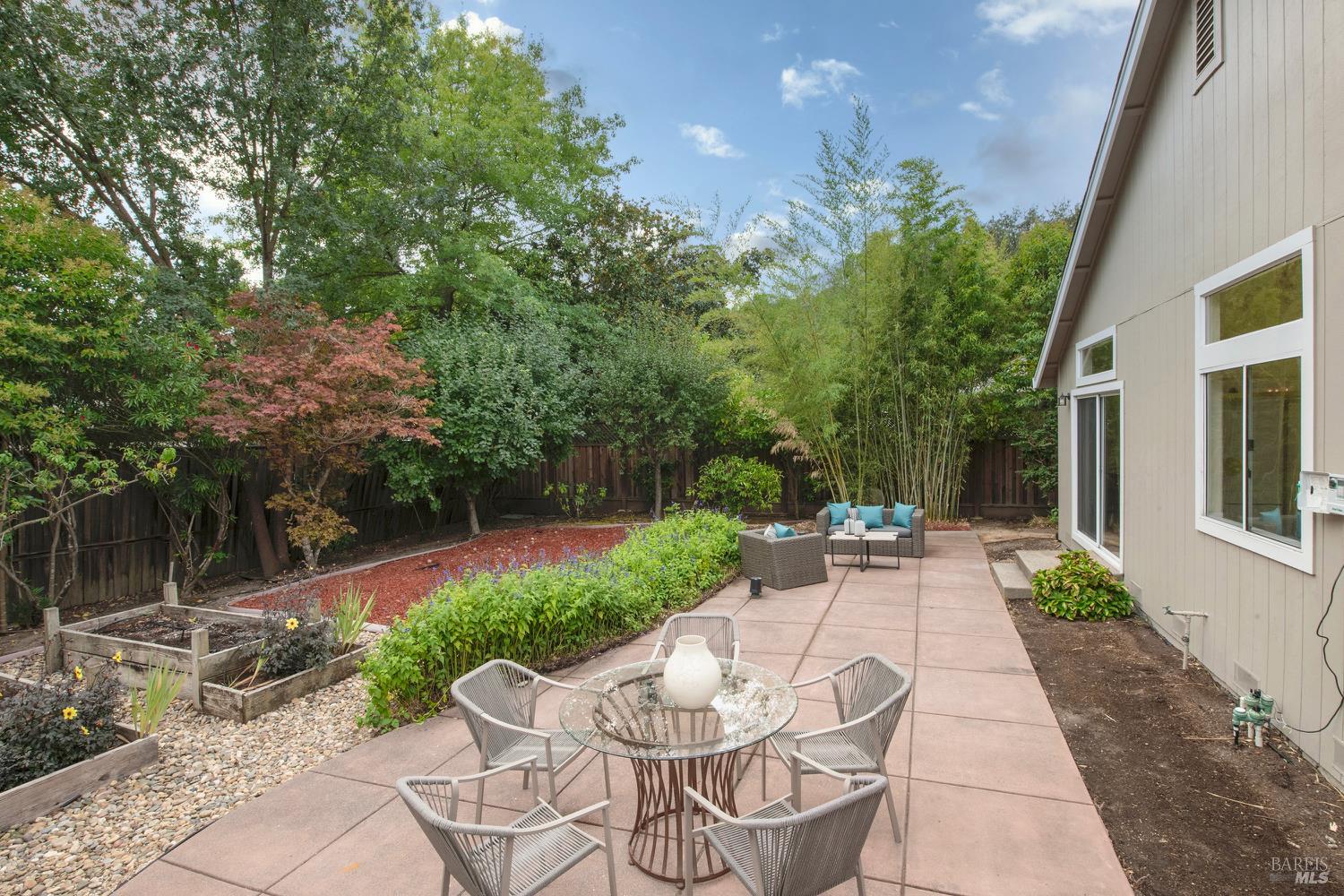 Detail Gallery Image 4 of 47 For 15401 Thomas St, Glen Ellen,  CA 95442 - 3 Beds | 2 Baths