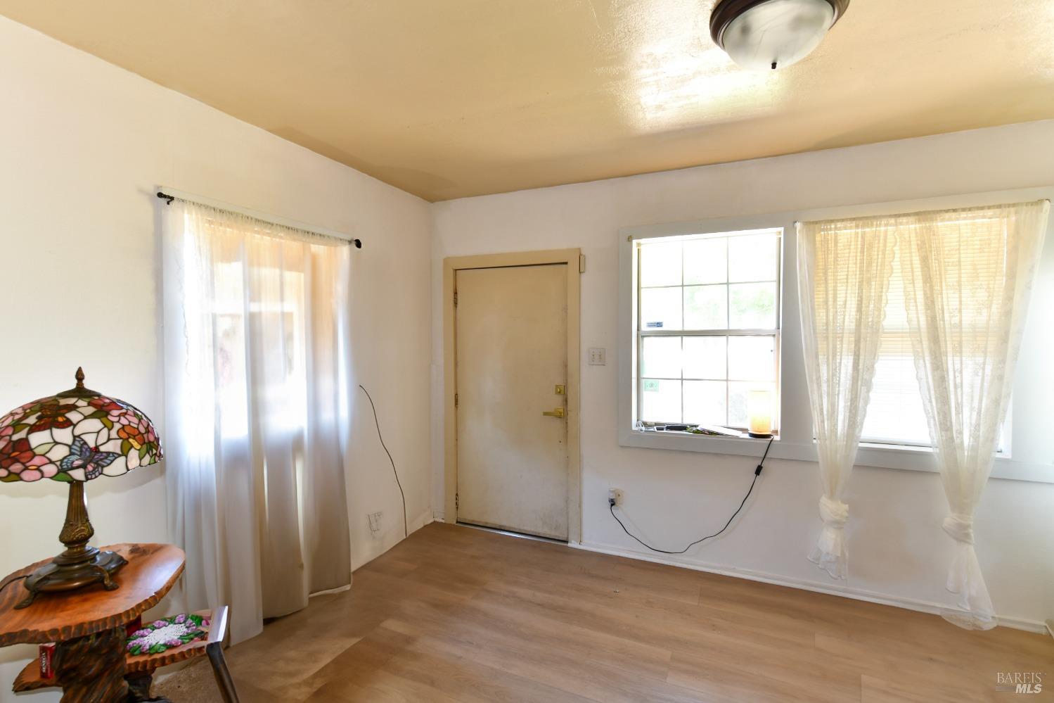Detail Gallery Image 13 of 30 For 1215 Rutledge Ave, Santa Rosa,  CA 95404 - 4 Beds | 2 Baths