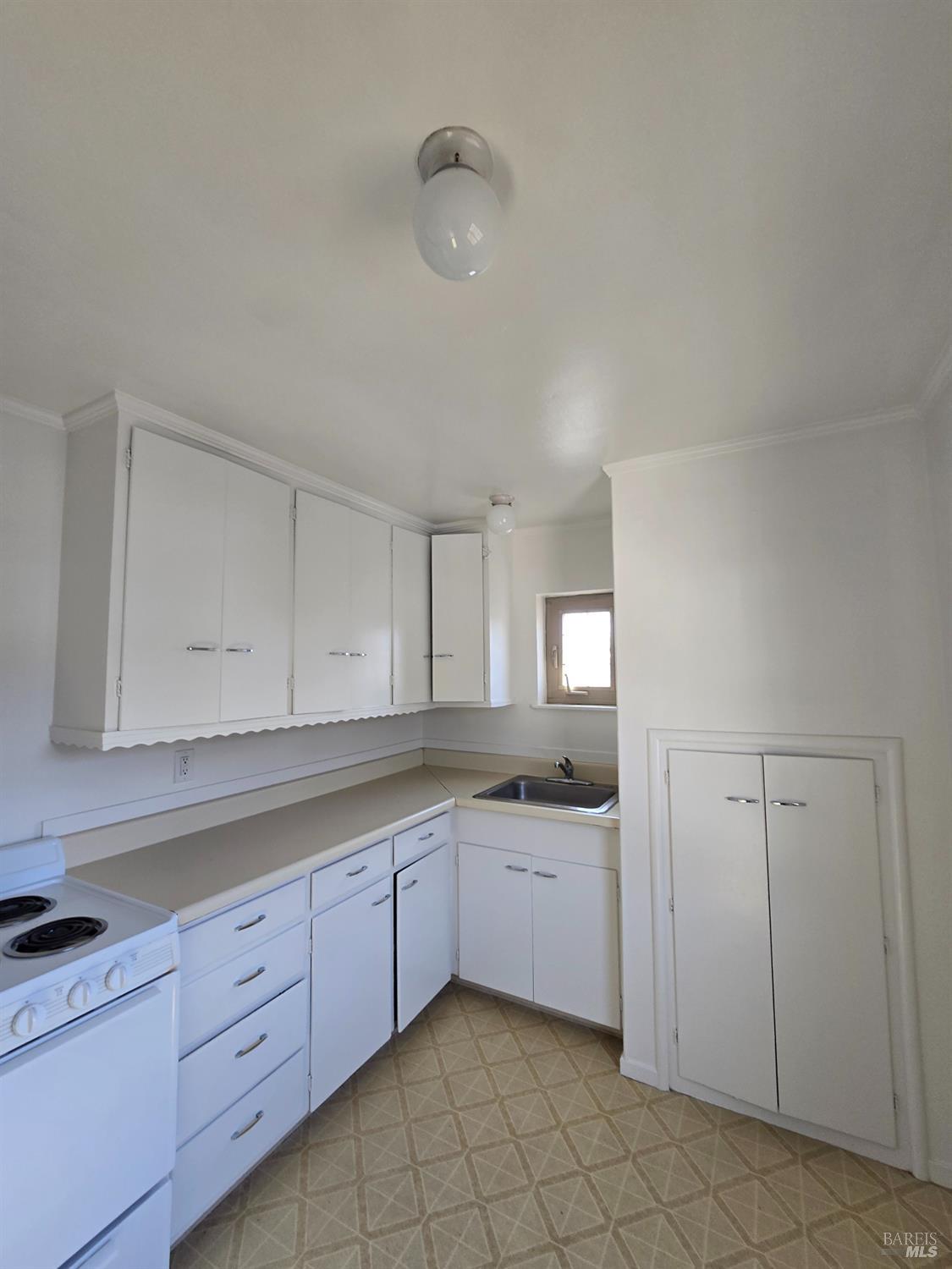 Detail Gallery Image 7 of 17 For 113 E 4th St, Cloverdale,  CA 95425 - – Beds | – Baths