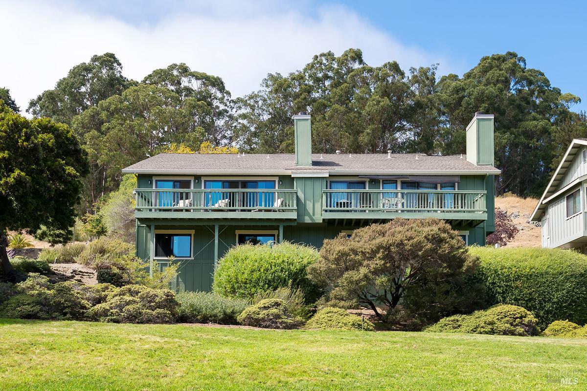 Detail Gallery Image 3 of 43 For 30 Toyon Ct, Corte Madera,  CA 94925 - 2 Beds | 2 Baths
