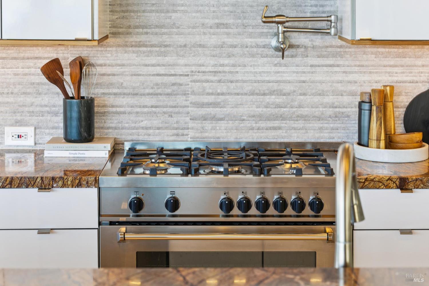 Detail Gallery Image 22 of 66 For 15 Prospect Ave, Sausalito,  CA 94965 - 3 Beds | 3/2 Baths
