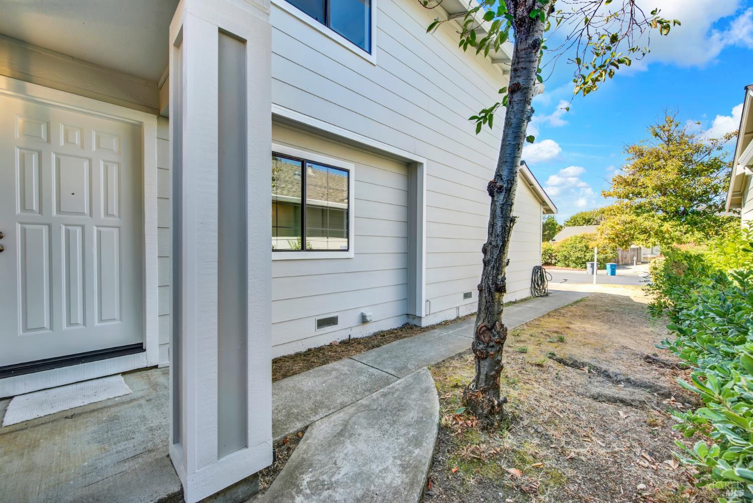 Detail Gallery Image 3 of 55 For 260 Neptunes Ct, Vallejo,  CA 94591 - 3 Beds | 3 Baths