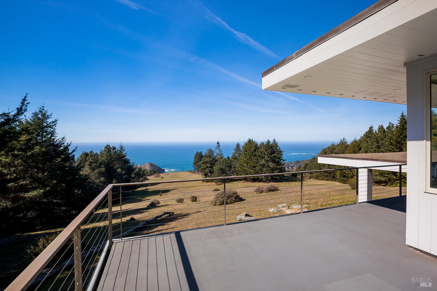 Detail Gallery Image 9 of 49 For 43850 Buckhorn Cove Rd, Little River_1,  CA 95456 - 3 Beds | 4/1 Baths