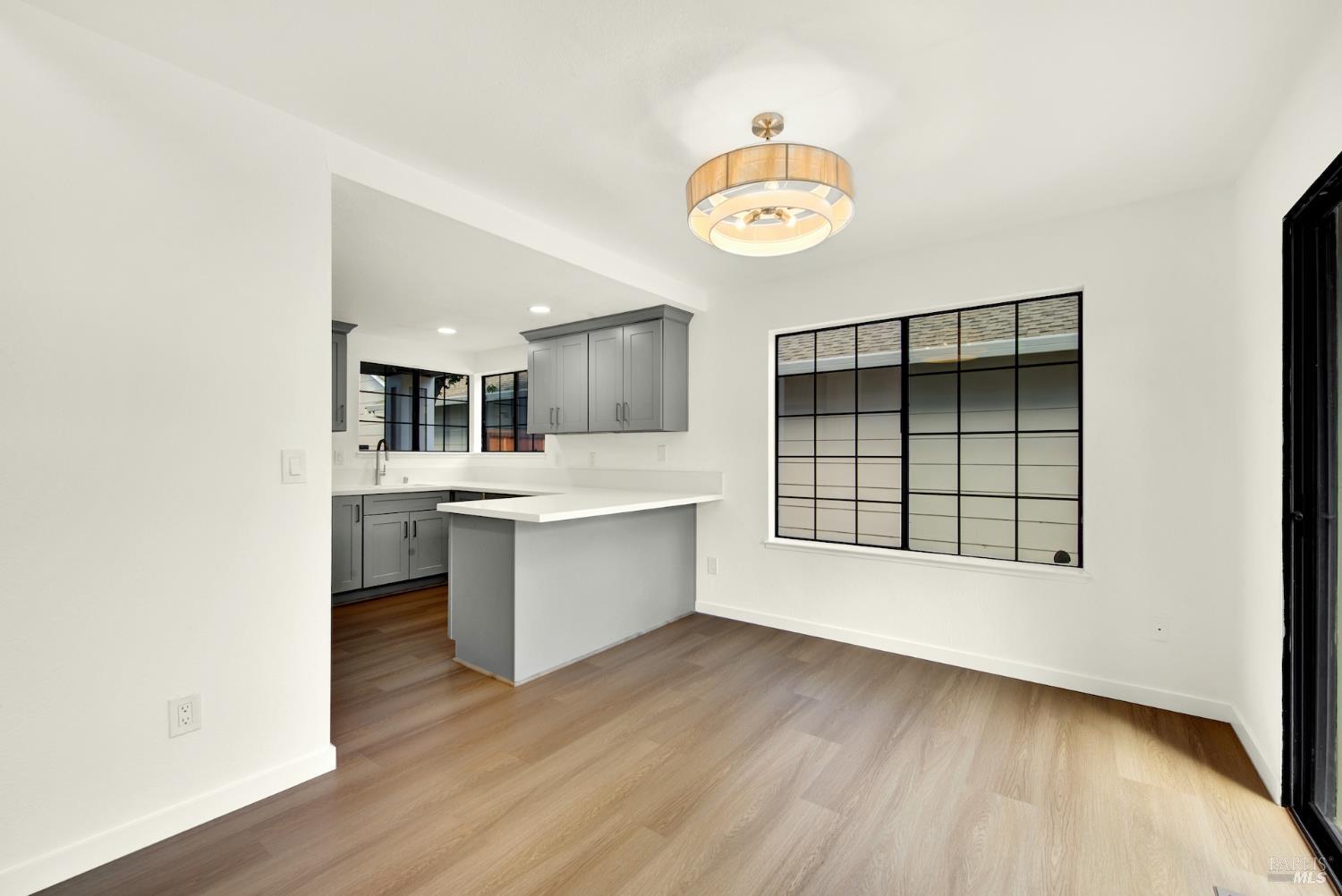 Detail Gallery Image 12 of 55 For 260 Neptunes Ct, Vallejo,  CA 94591 - 3 Beds | 3 Baths