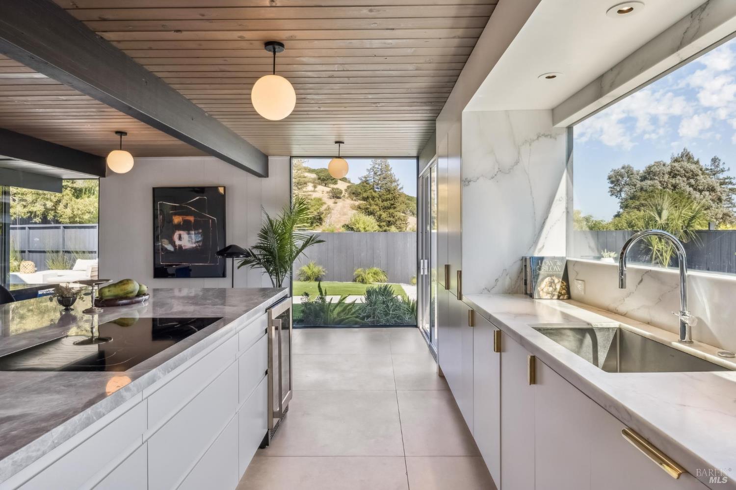 Detail Gallery Image 26 of 53 For 20 Mount Diablo Cir, San Rafael,  CA 94903 - 5 Beds | 2 Baths