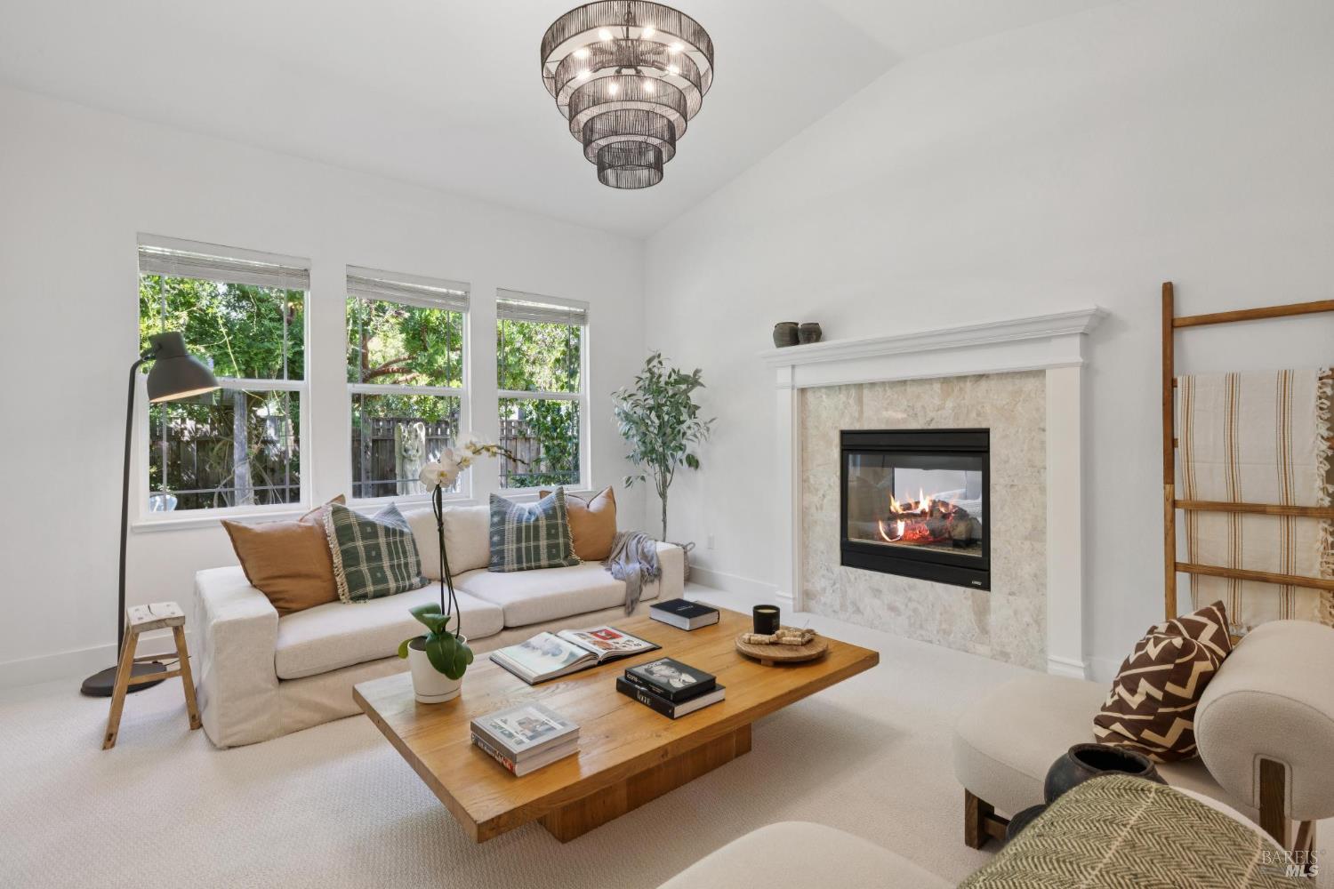 Detail Gallery Image 10 of 49 For 221 Spindle Ct, San Rafael,  CA 94903 - 4 Beds | 4 Baths