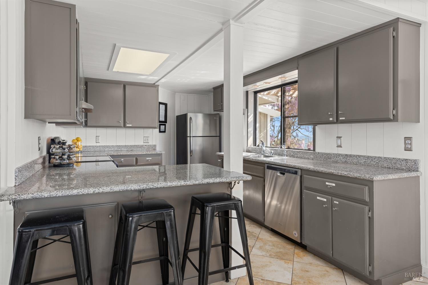 Detail Gallery Image 11 of 64 For 5750 Chemise Rd, Healdsburg,  CA 95448 - – Beds | – Baths