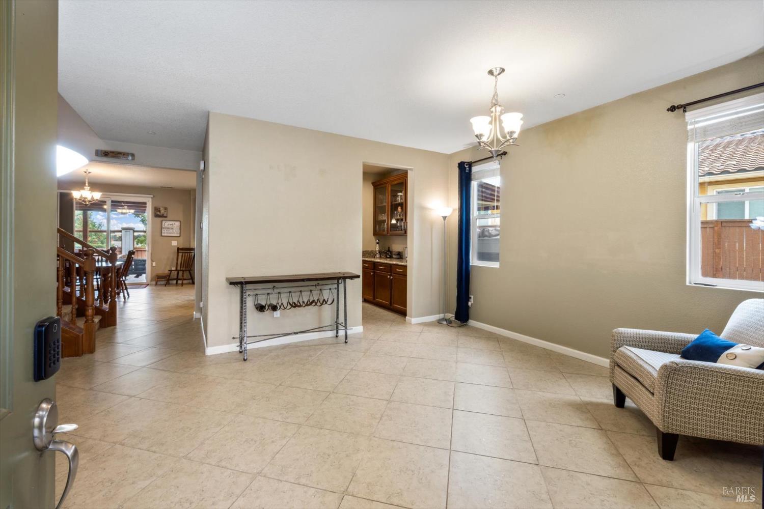 Detail Gallery Image 6 of 43 For 1391 Couples Cir, Fairfield,  CA 94533 - 5 Beds | 3 Baths