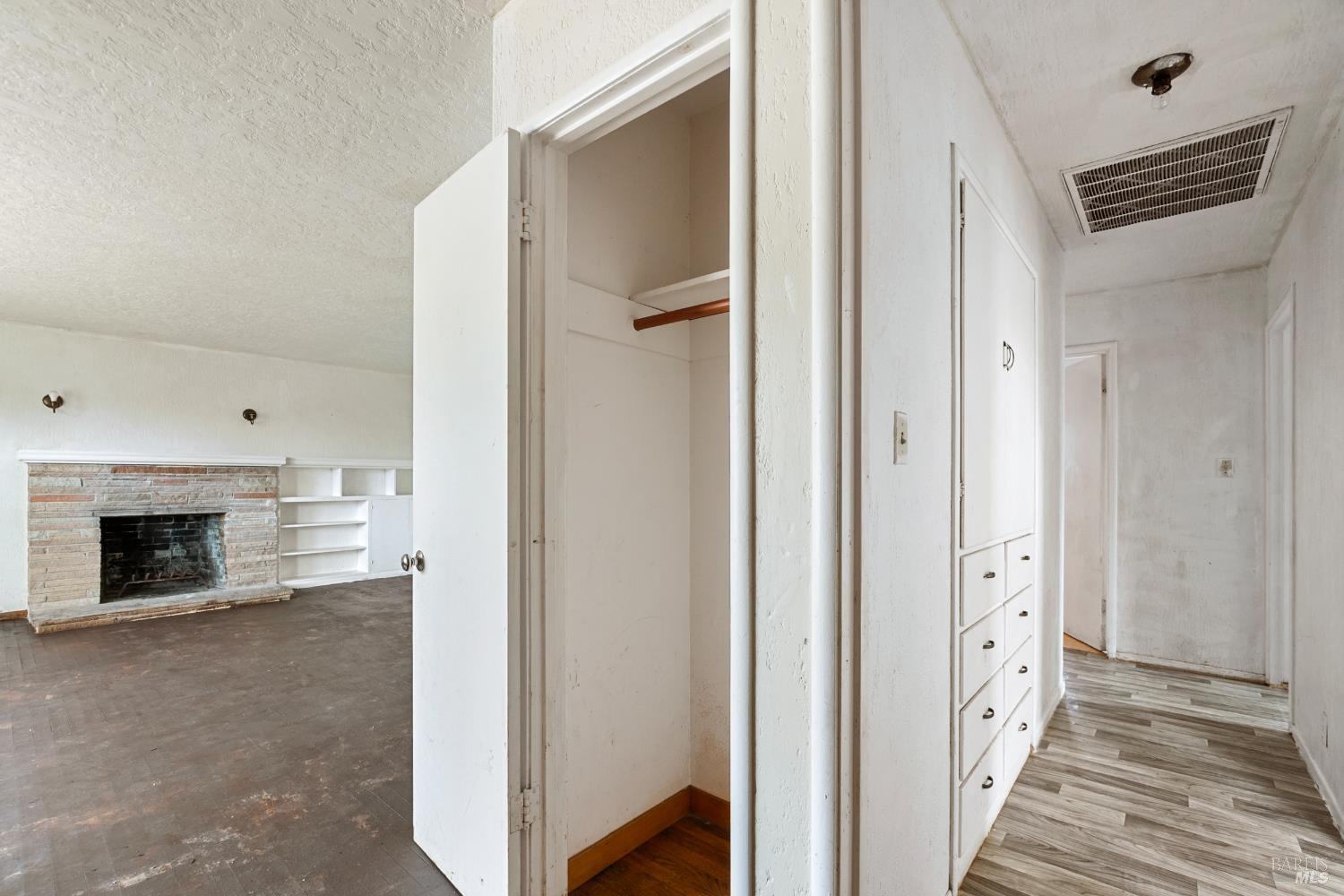 Detail Gallery Image 5 of 34 For 2640 Old Sonoma Rd, Napa,  CA 94558 - 2 Beds | 1 Baths