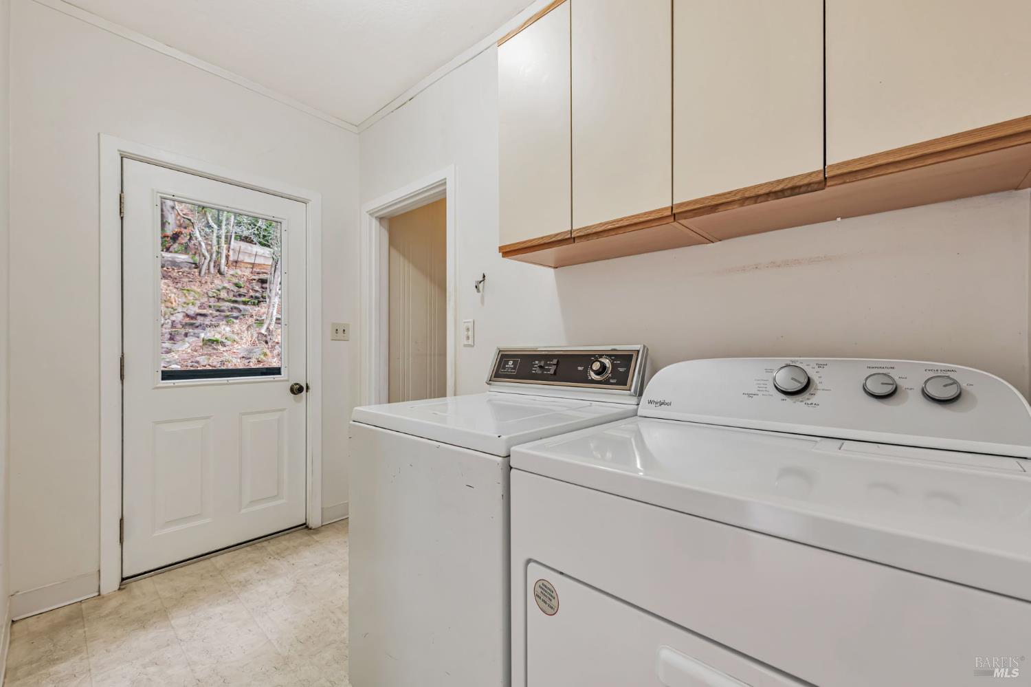 Detail Gallery Image 32 of 50 For 174 Bothin Rd, Fairfax,  CA 94930 - 4 Beds | 3 Baths