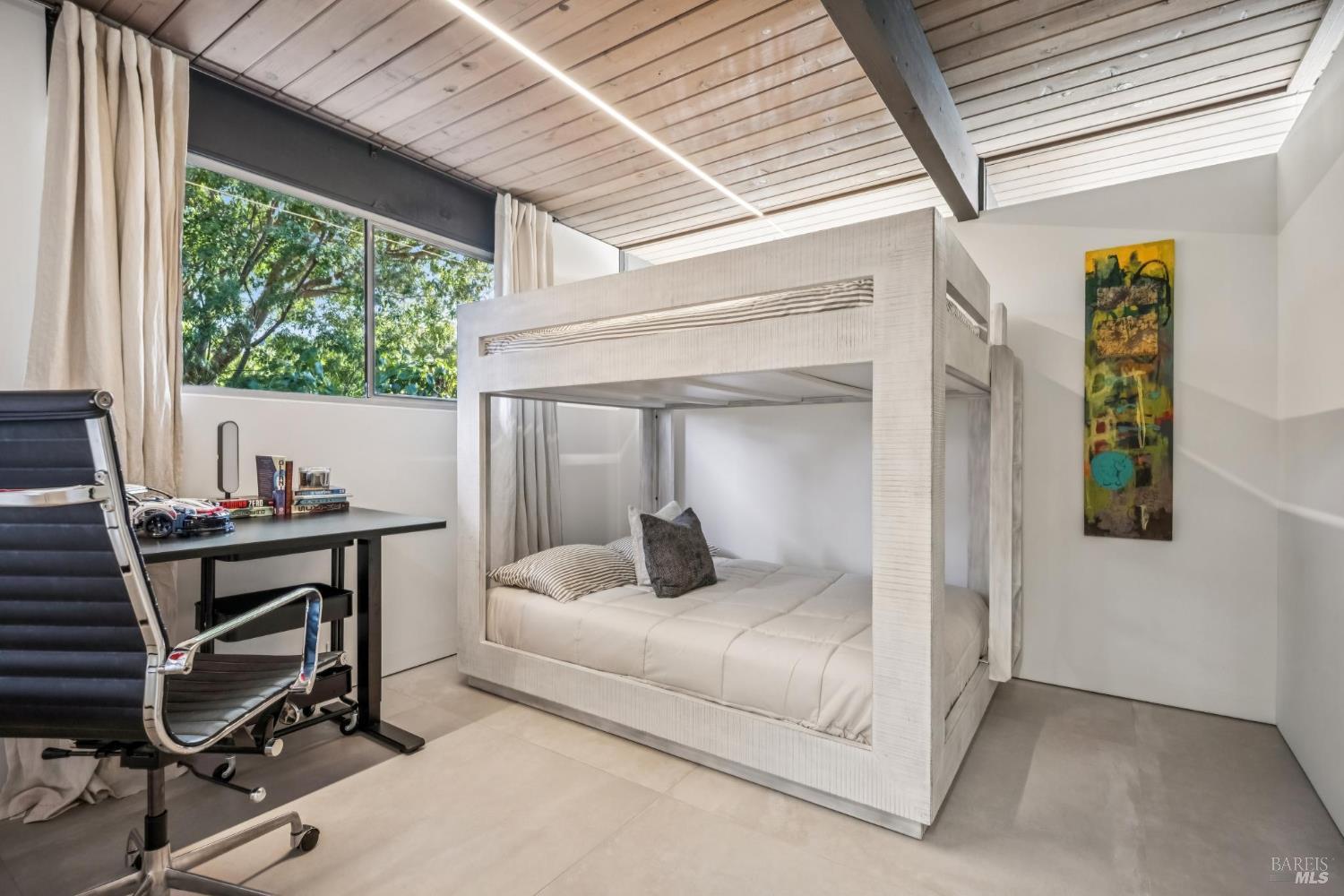 Detail Gallery Image 37 of 53 For 20 Mount Diablo Cir, San Rafael,  CA 94903 - 5 Beds | 2 Baths