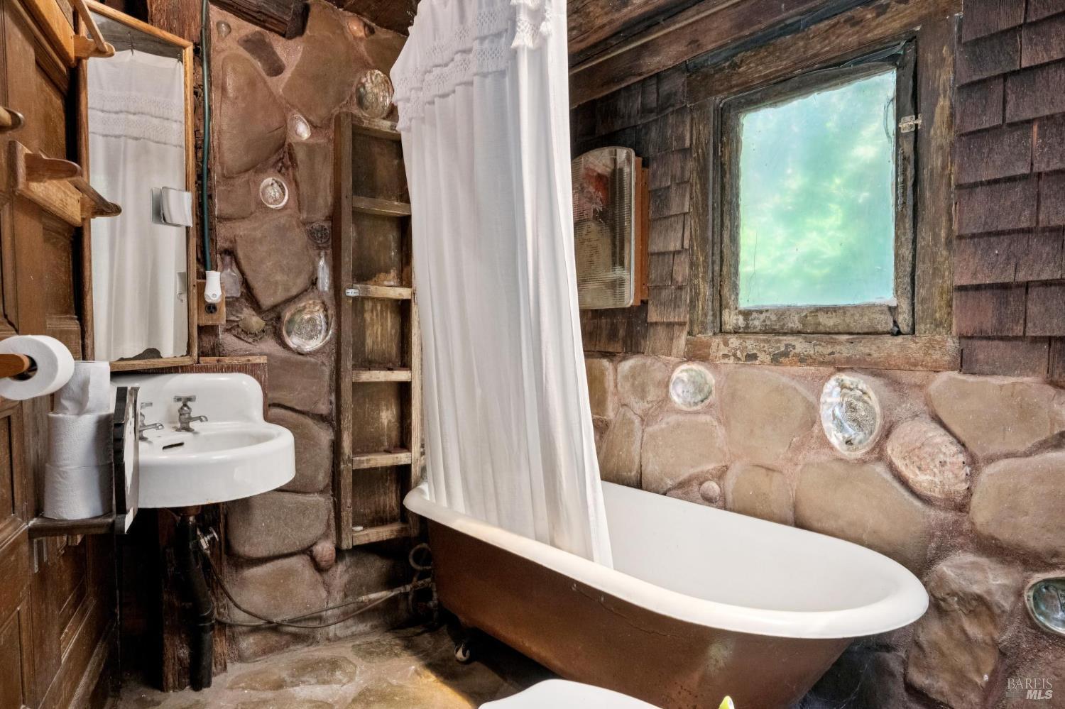 Detail Gallery Image 51 of 69 For 381 Forrest Ave, Fairfax,  CA 94930 - 2 Beds | 1/1 Baths