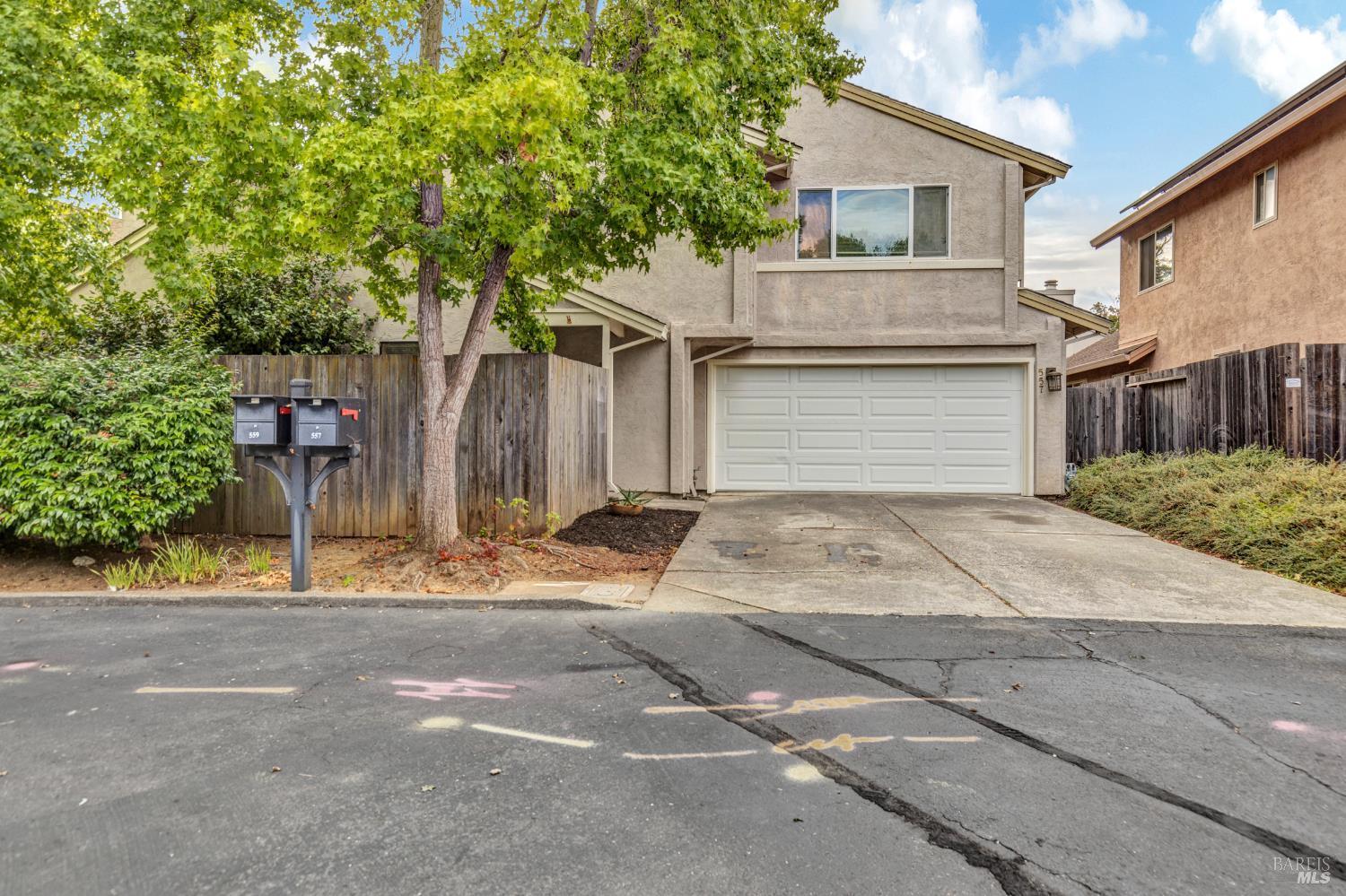 Detail Gallery Image 2 of 46 For 557 Willow Ct, Benicia,  CA 94510 - 2 Beds | 2/1 Baths