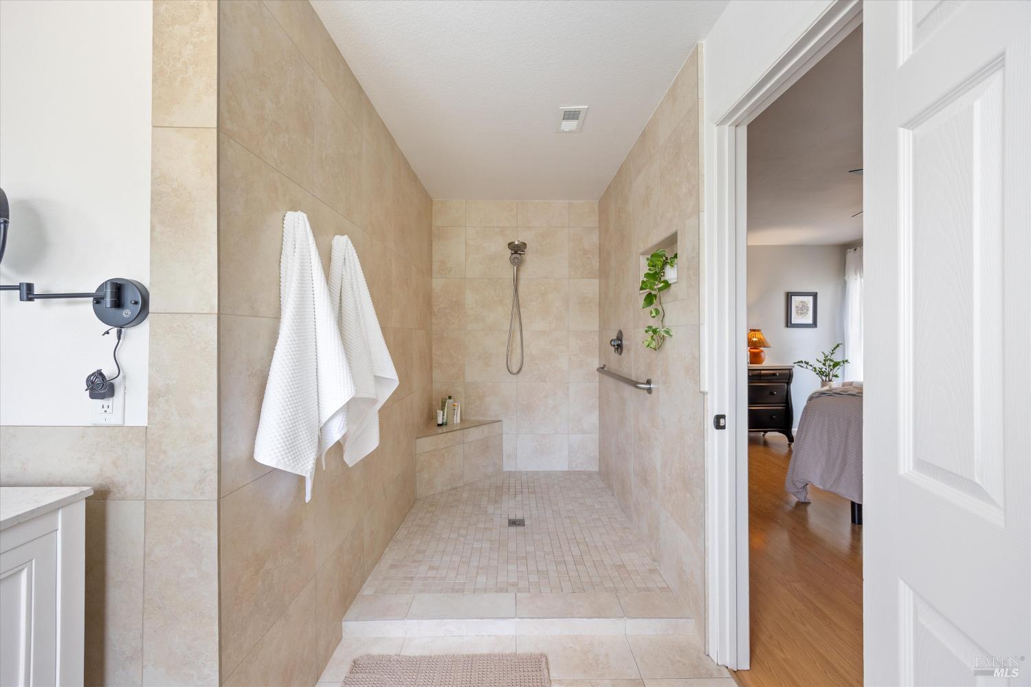 Detail Gallery Image 28 of 46 For 136 Suisun Ct, Vacaville,  CA 95688 - 4 Beds | 3 Baths