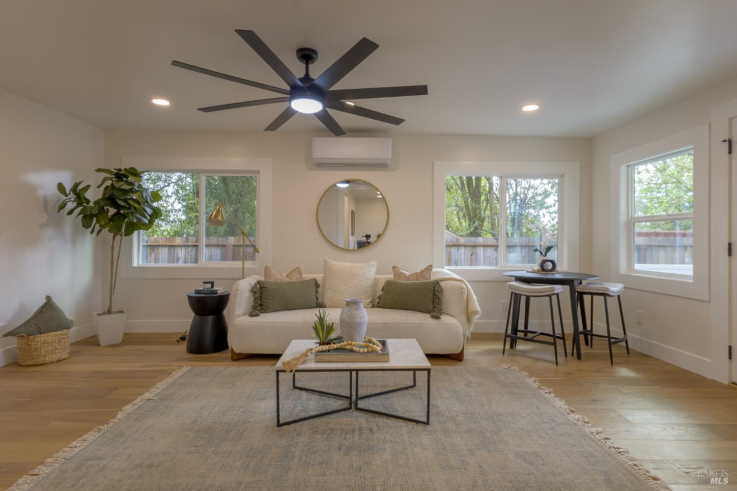 Detail Gallery Image 8 of 59 For 2711 Mark West Station Rd, Windsor,  CA 95492 - 4 Beds | 2 Baths
