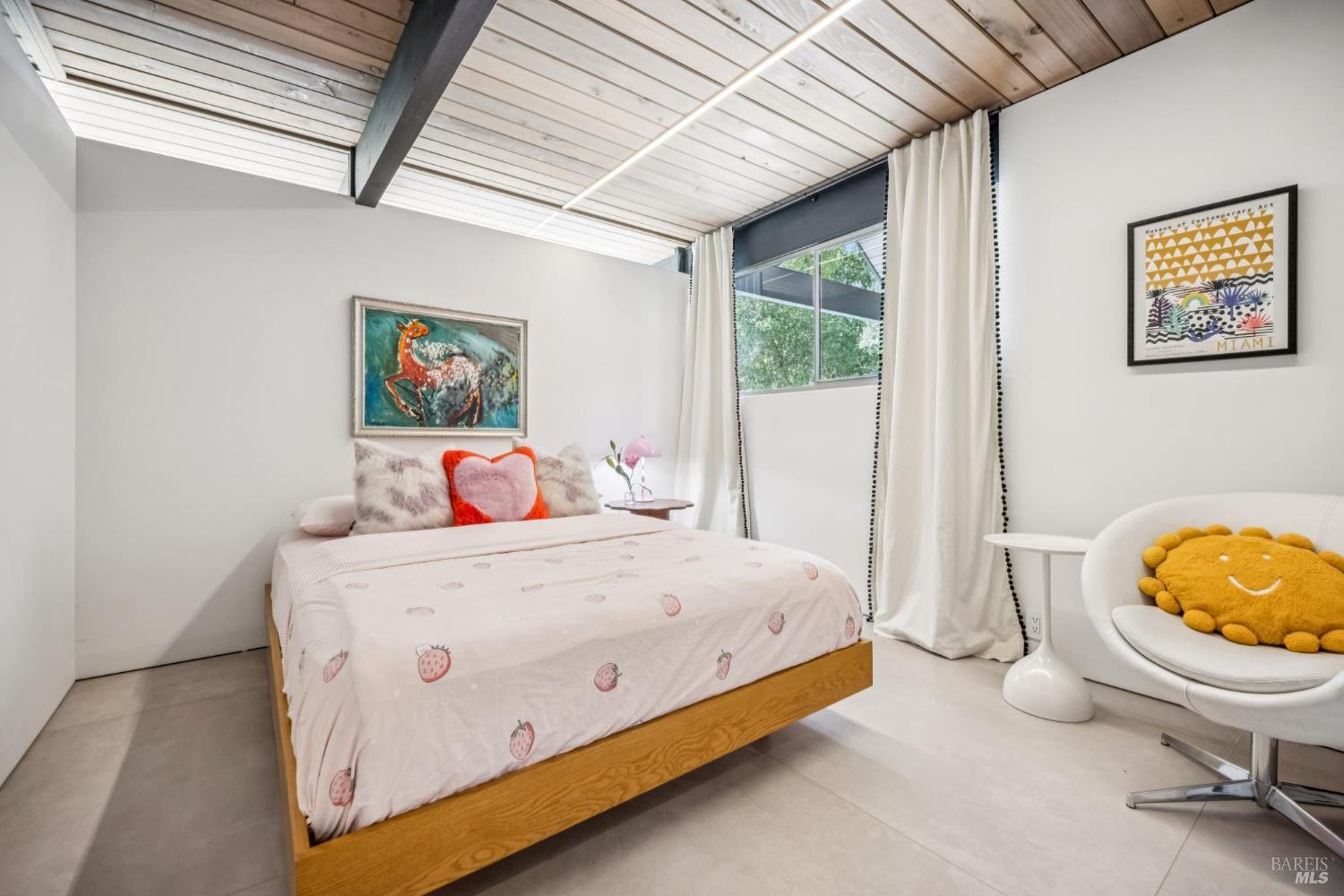 Detail Gallery Image 36 of 53 For 20 Mount Diablo Cir, San Rafael,  CA 94903 - 5 Beds | 2 Baths