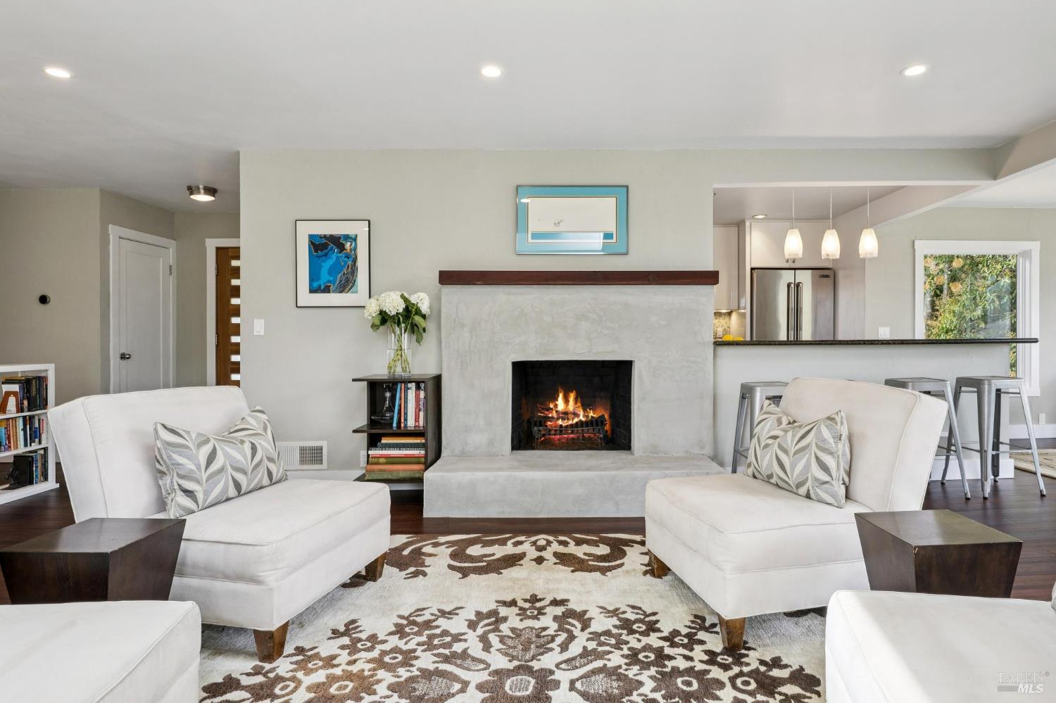 Detail Gallery Image 5 of 38 For 102 Marina Court Dr, San Rafael,  CA 94901 - 4 Beds | 3 Baths