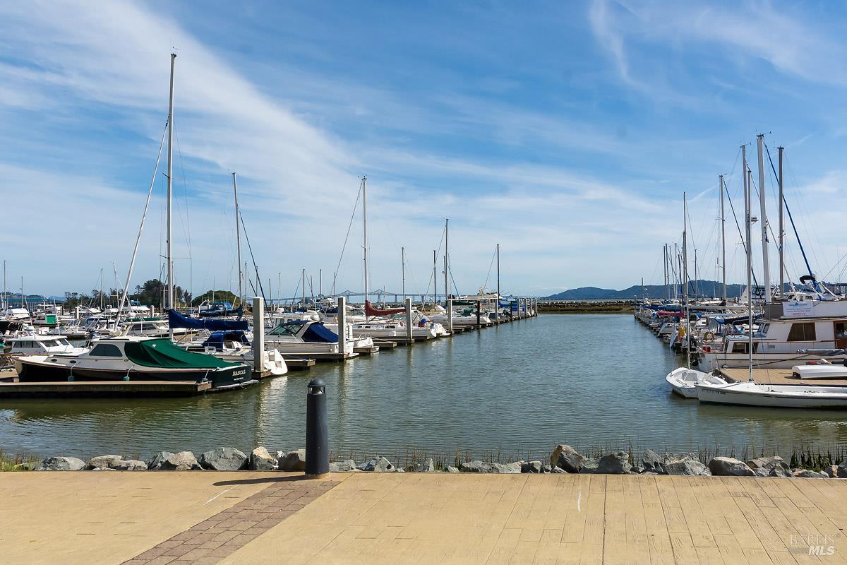 Detail Gallery Image 38 of 50 For 121 San Marino Dr, San Rafael,  CA 94901 - 3 Beds | 2 Baths