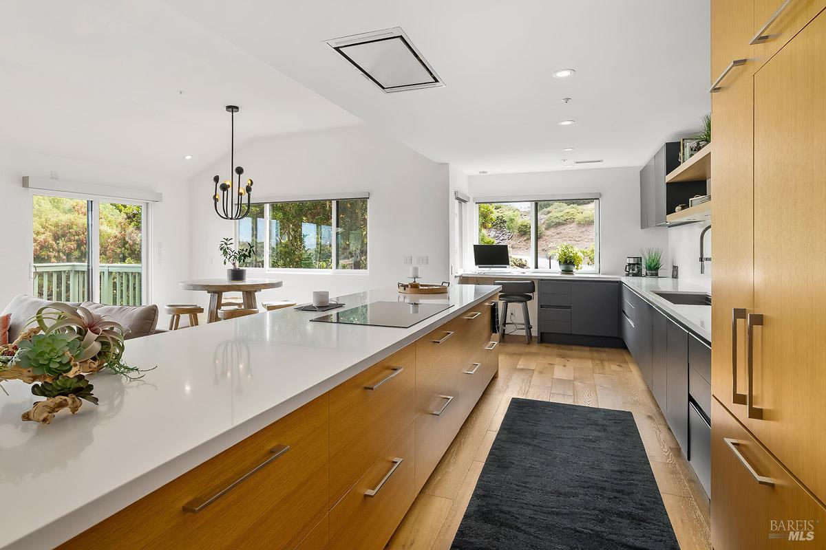 Detail Gallery Image 24 of 43 For 30 Toyon Ct, Corte Madera,  CA 94925 - 2 Beds | 2 Baths