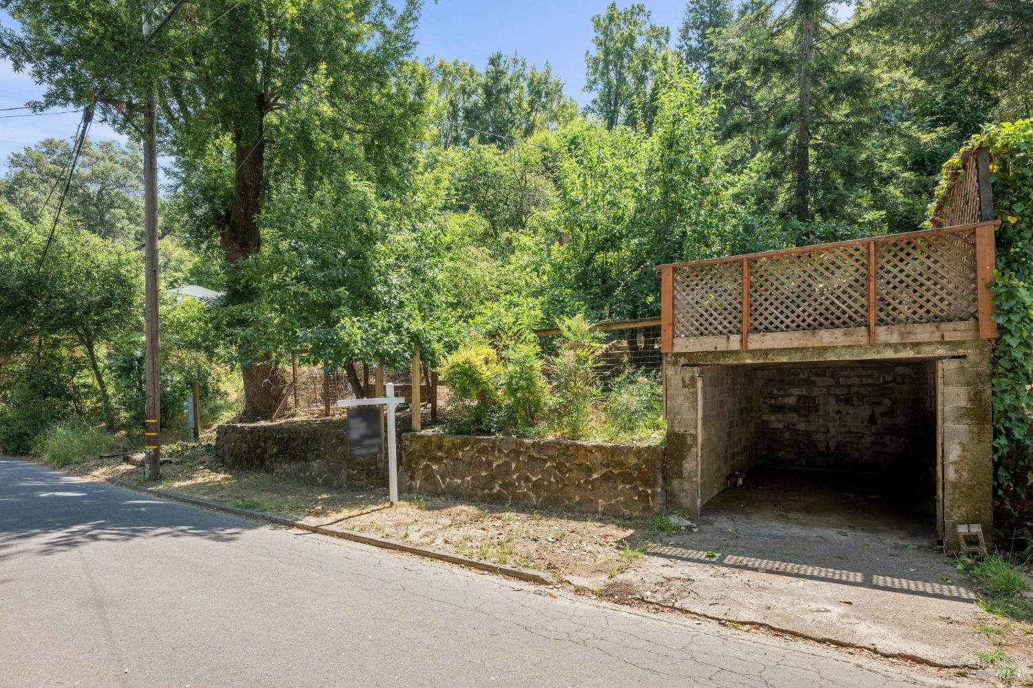 Detail Gallery Image 10 of 69 For 381 Forrest Ave, Fairfax,  CA 94930 - 2 Beds | 1/1 Baths