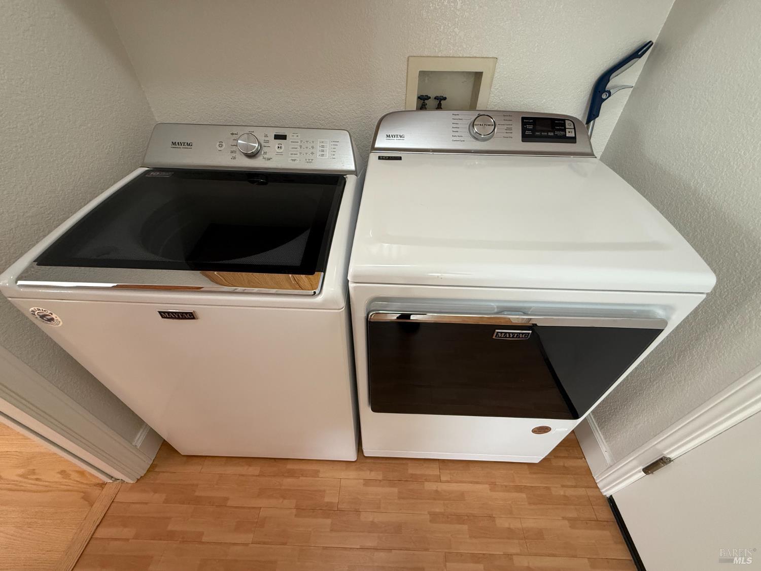 Detail Gallery Image 13 of 38 For 316 Acadia Dr, Petaluma,  CA 94954 - 4 Beds | 2/1 Baths