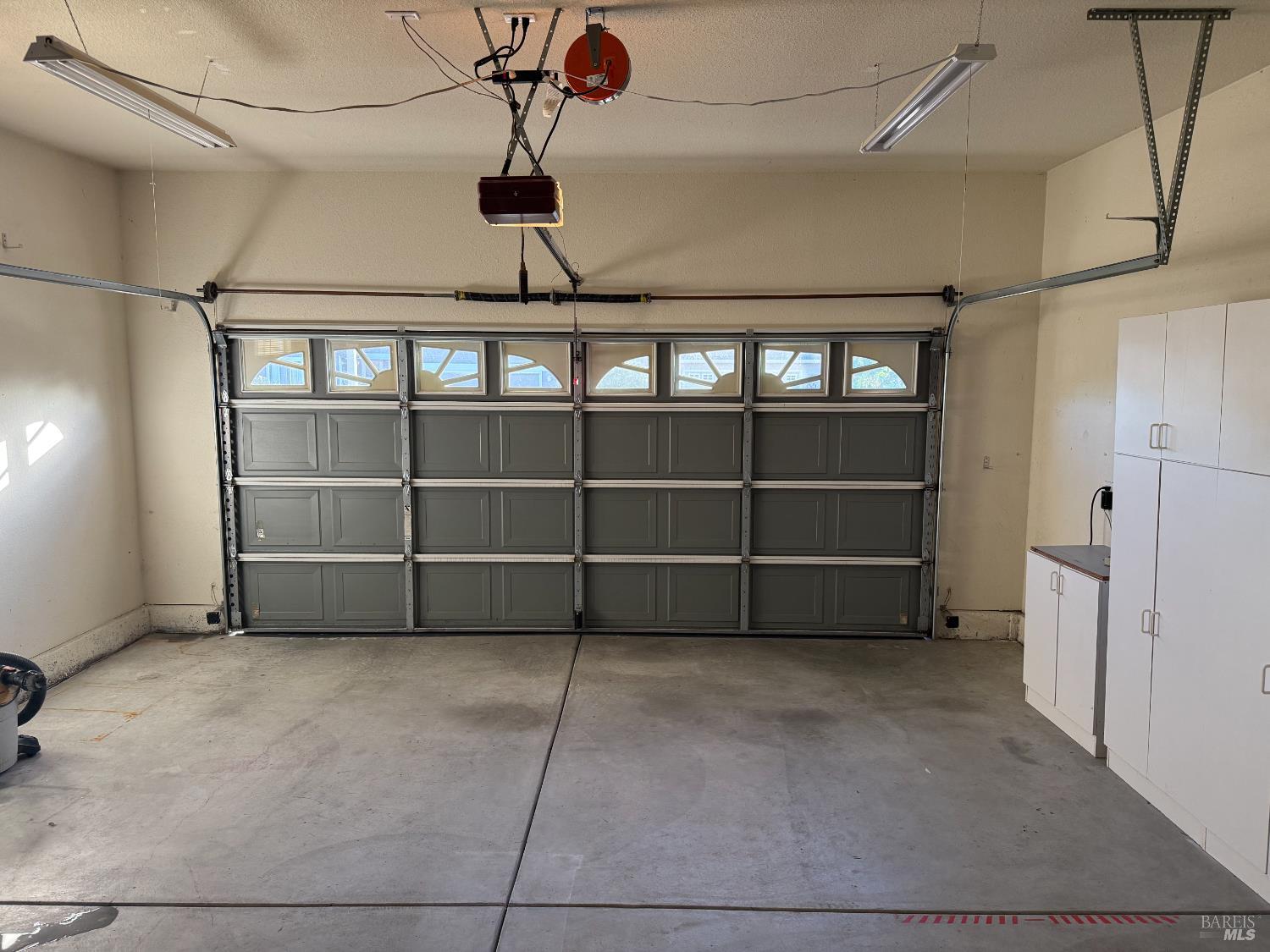 Detail Gallery Image 17 of 38 For 316 Acadia Dr, Petaluma,  CA 94954 - 4 Beds | 2/1 Baths