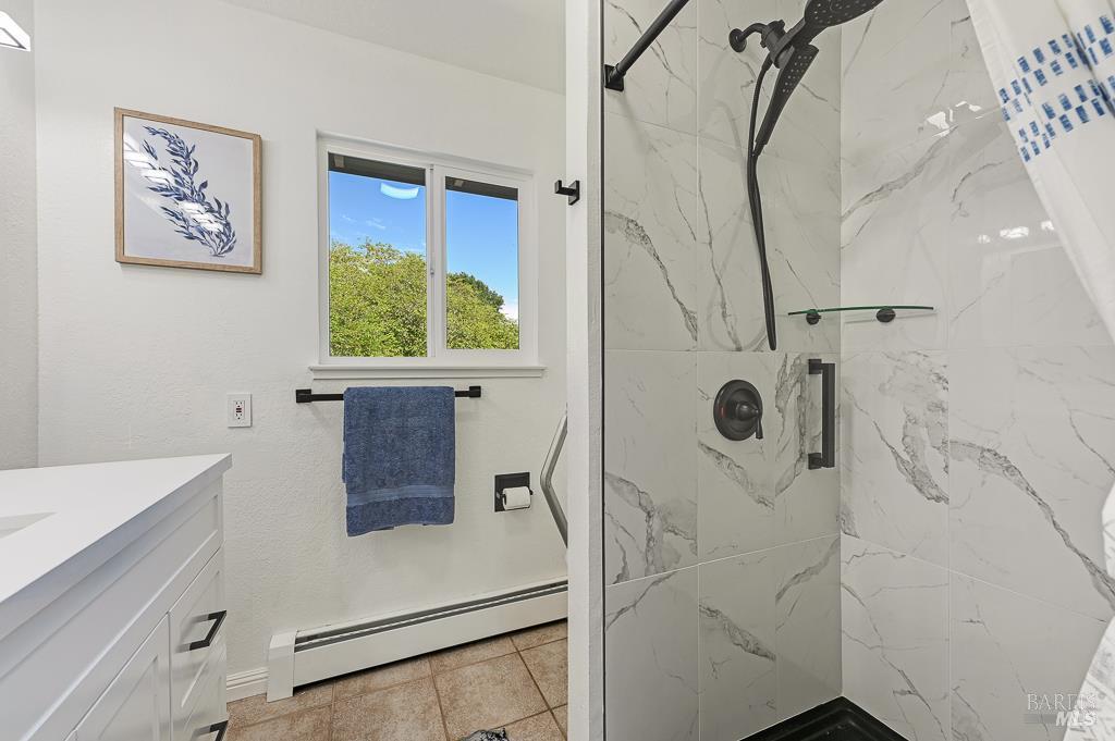 Detail Gallery Image 19 of 43 For 712 Bloomfield Rd, Sebastopol,  CA 95472 - 3 Beds | 3 Baths