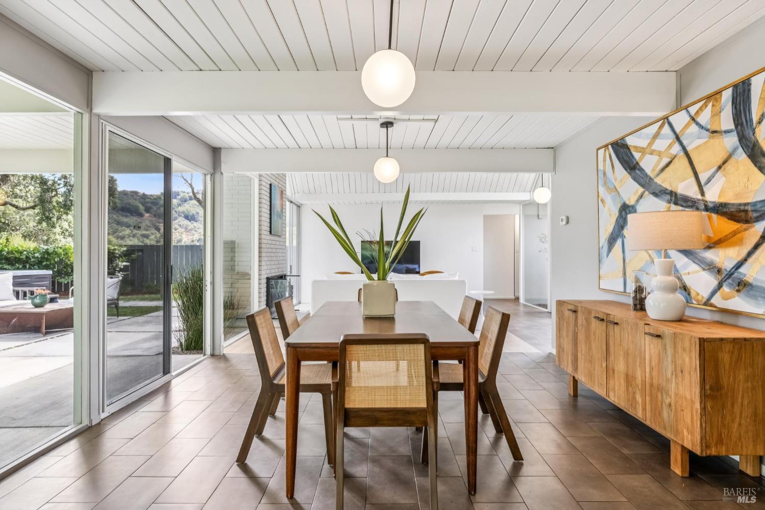 Detail Gallery Image 17 of 61 For 100 Mount Lyell Dr, San Rafael,  CA 94903 - 5 Beds | 2 Baths