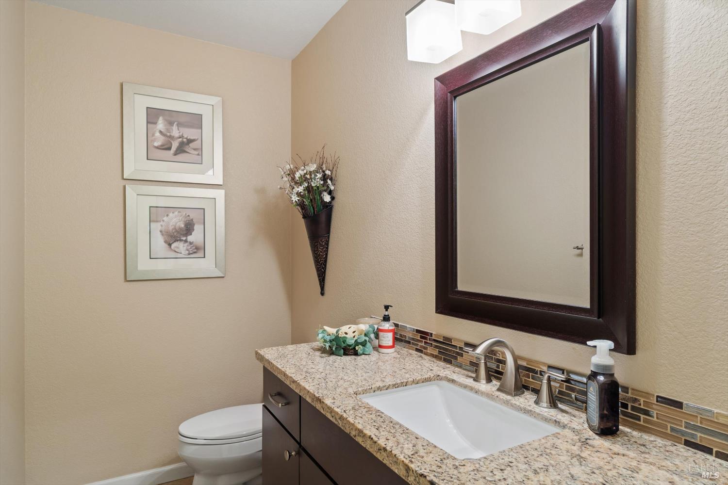 Detail Gallery Image 10 of 30 For 426 Secretariat Ct, Santa Rosa,  CA 95401 - 4 Beds | 2/1 Baths