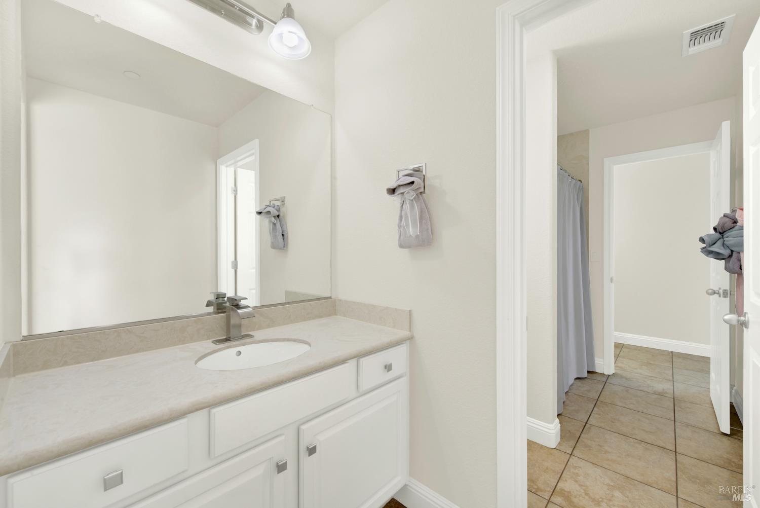 Detail Gallery Image 52 of 82 For 2437 Sanders Ln, Fairfield,  CA 94533 - 5 Beds | 4 Baths
