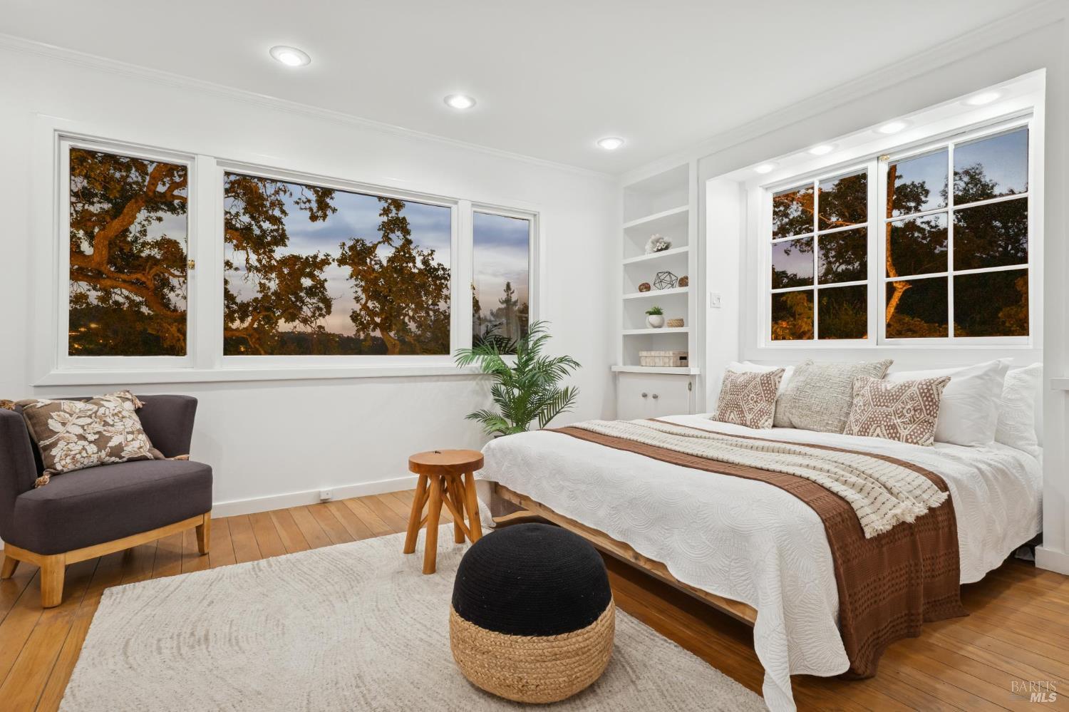 Detail Gallery Image 60 of 78 For 125 Oak Ave, San Anselmo,  CA 94960 - 5 Beds | 2/1 Baths