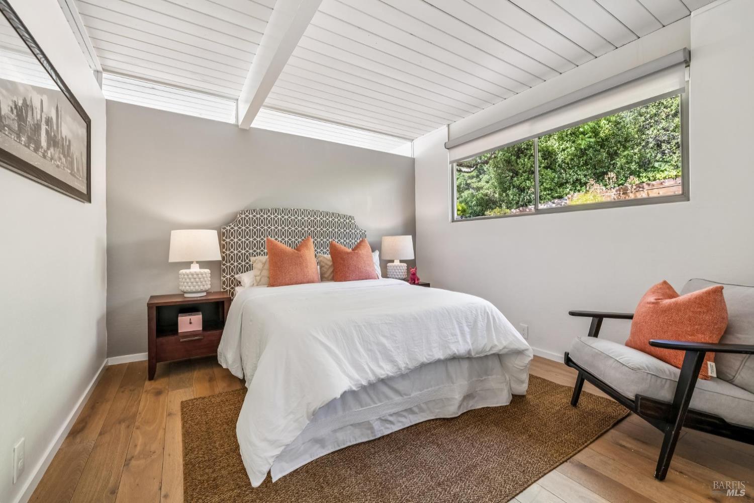 Detail Gallery Image 36 of 61 For 100 Mount Lyell Dr, San Rafael,  CA 94903 - 5 Beds | 2 Baths