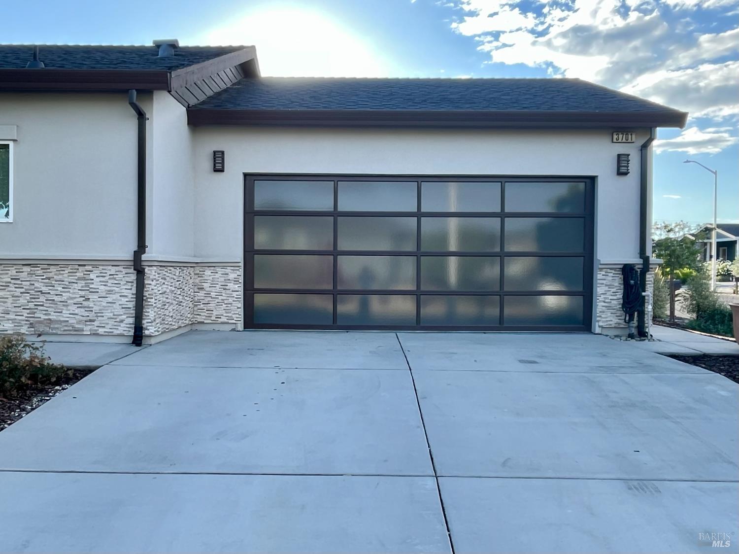 Detail Gallery Image 3 of 26 For 3701 Crestview Dr, Santa Rosa,  CA 95403 - 3 Beds | 2 Baths