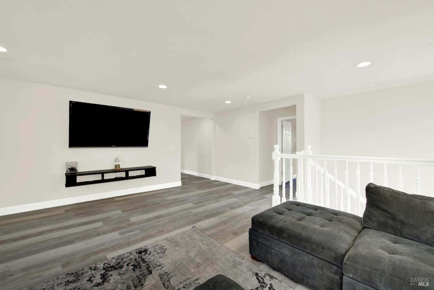 Detail Gallery Image 44 of 82 For 2437 Sanders Ln, Fairfield,  CA 94533 - 5 Beds | 4 Baths